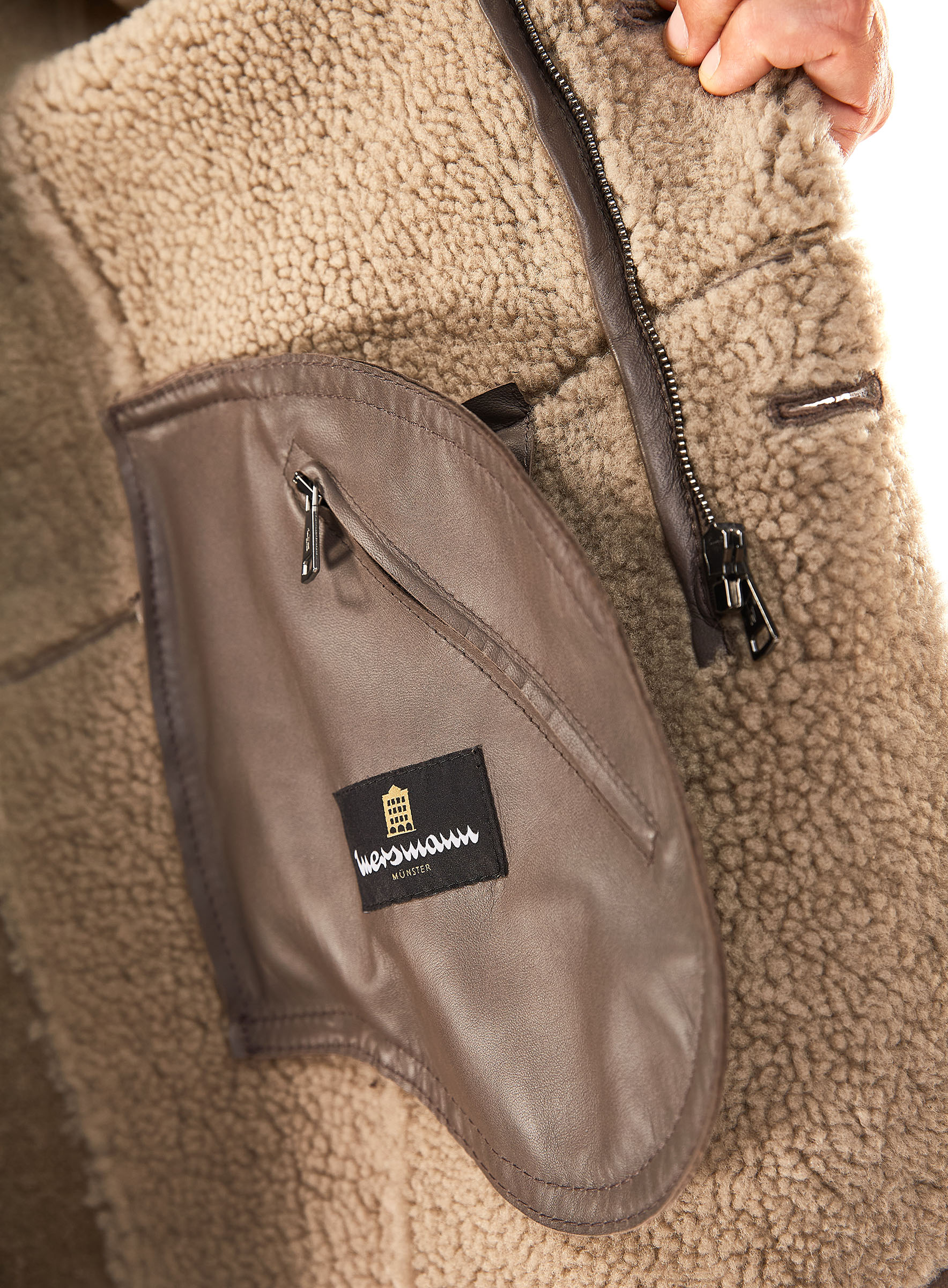 Sportive Lammfell Jacke taupe von Werner Christ