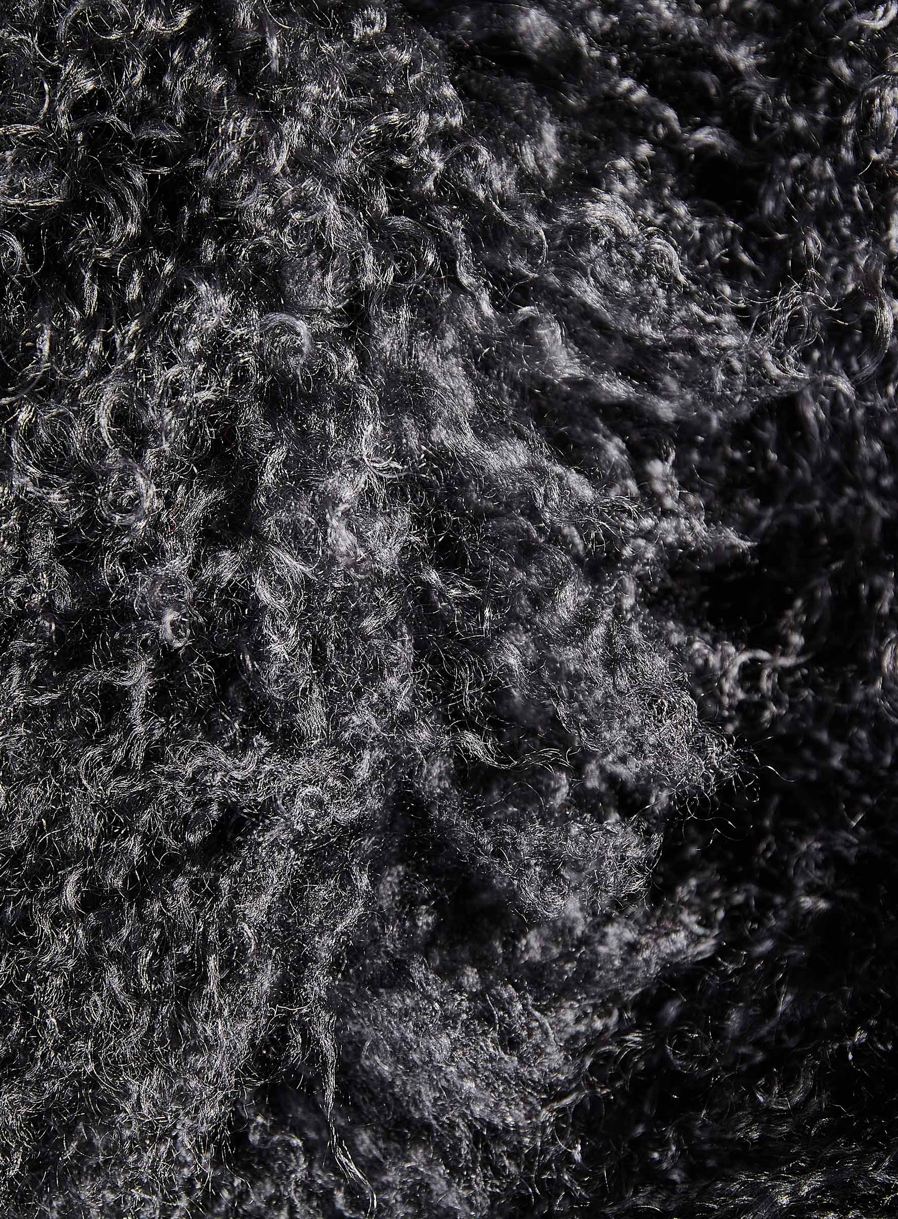 Tibetlamm Felldecke mit Stoffrückseite schwarz