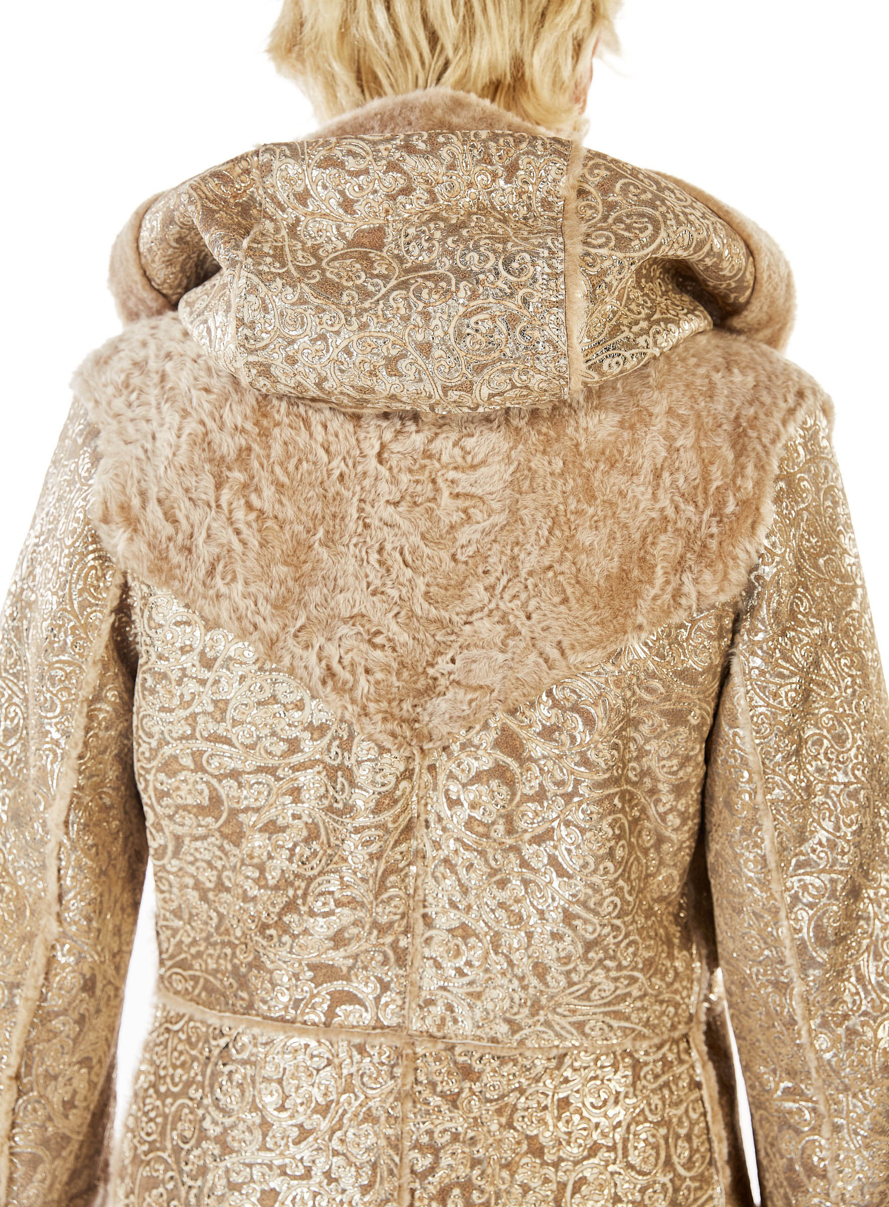 Lammfell-Wendejacke mit Kapuze und goldgeprägtem Leder