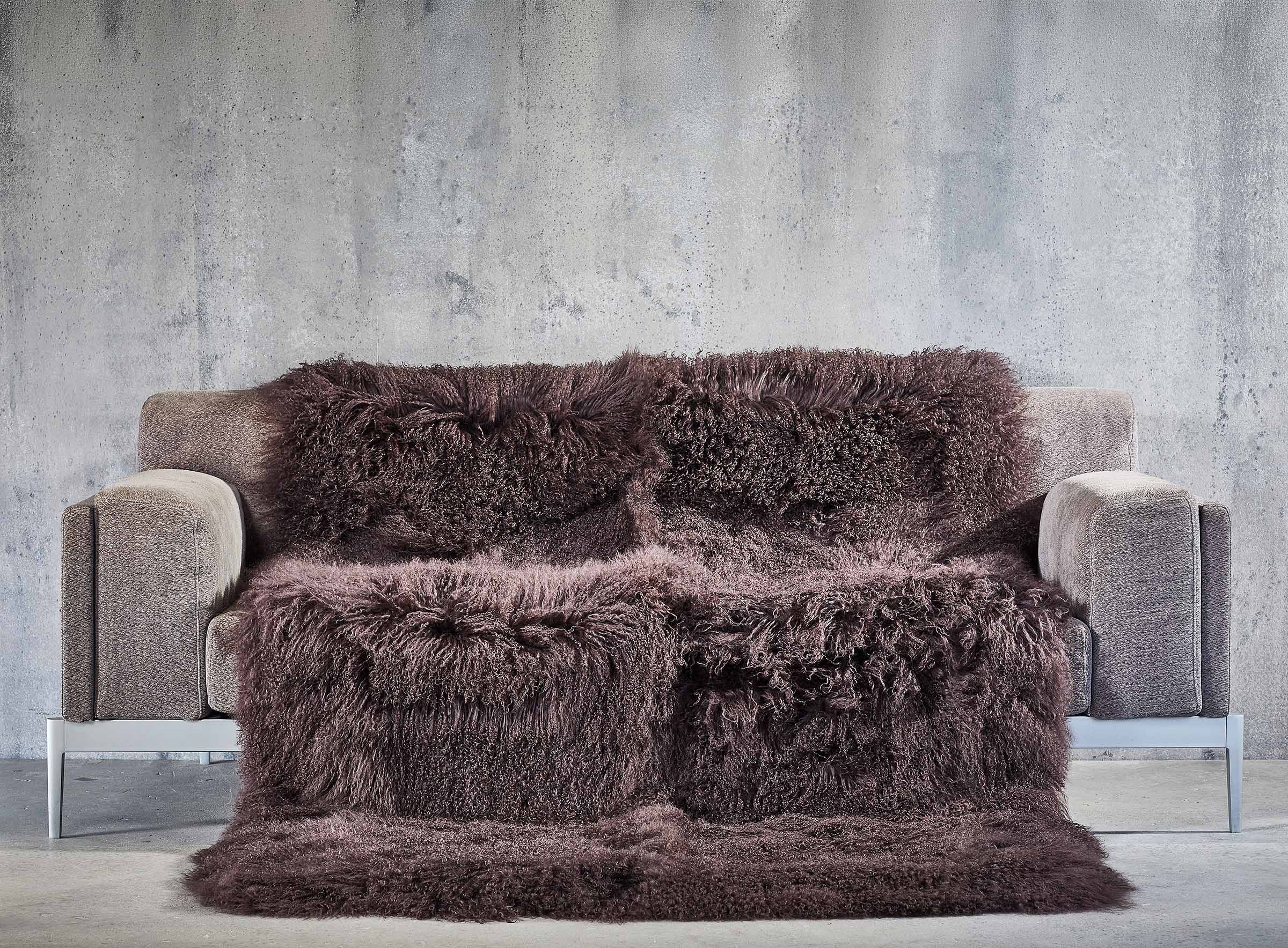 Tibetlamm Felldecke mit Stoff dunkelbraun