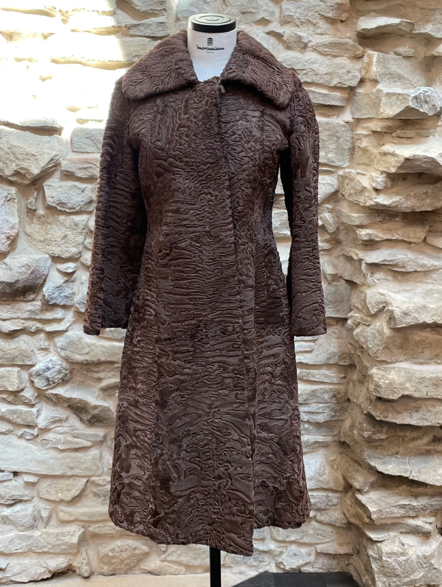 Einarbeiten eines Breitschwanz Persianer Mantels in einen Parka