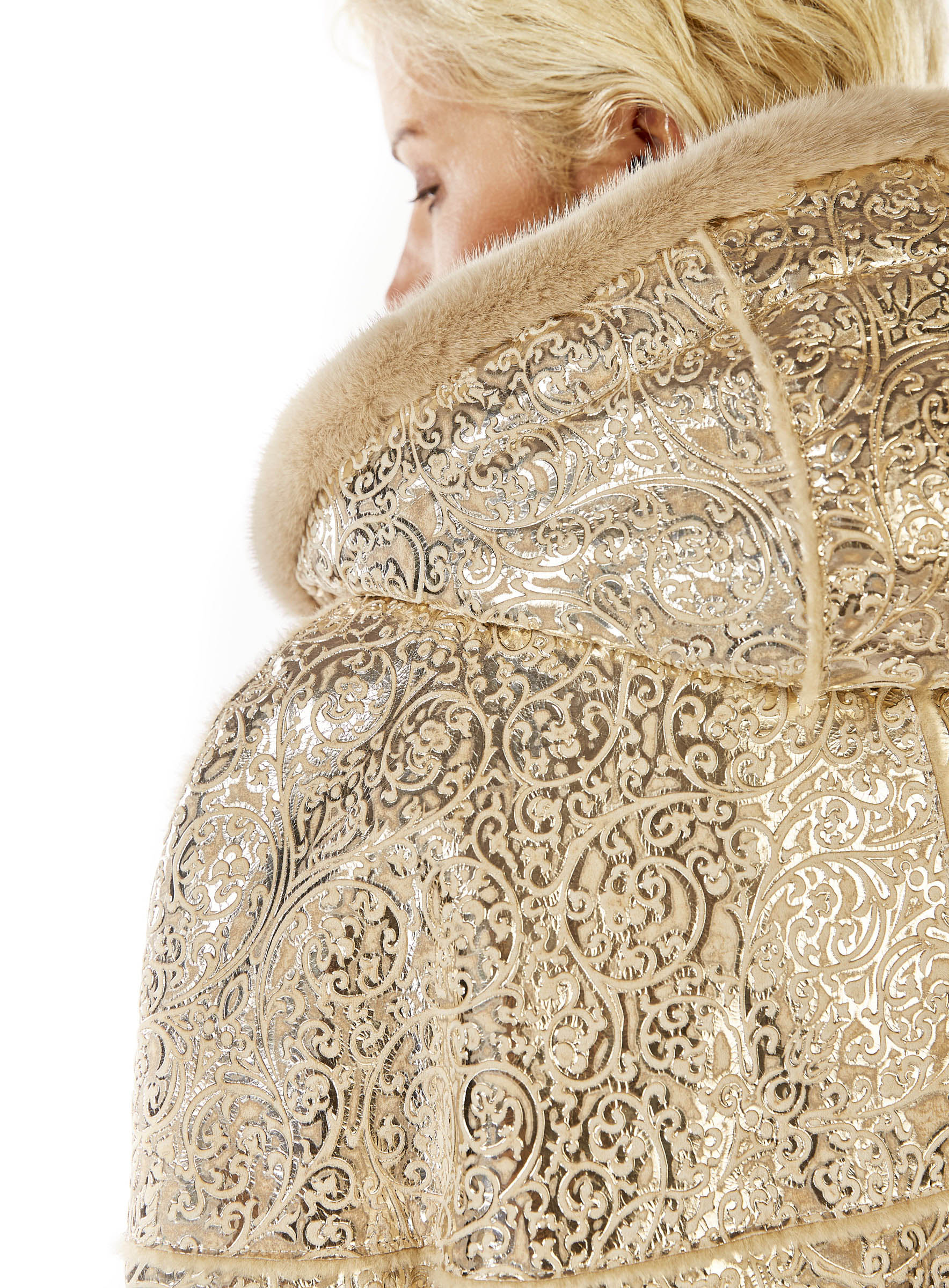 Lammfell Wendemantel mit goldenem Leder von Fontani