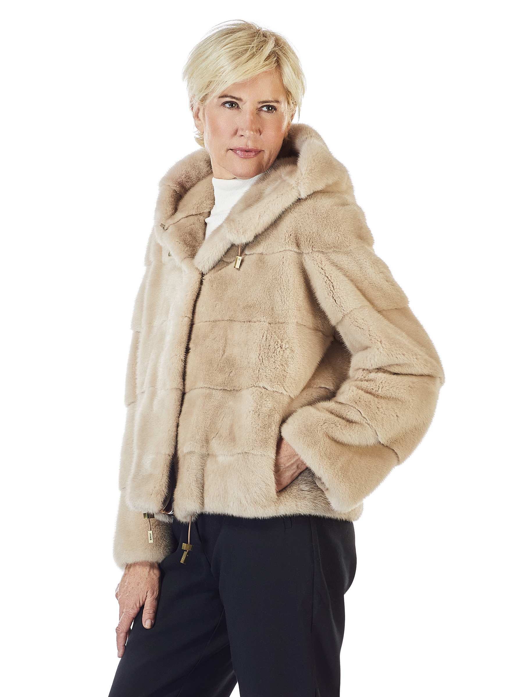 Kurze Nerz Kapuzenjacke in Querverarbeitung beige