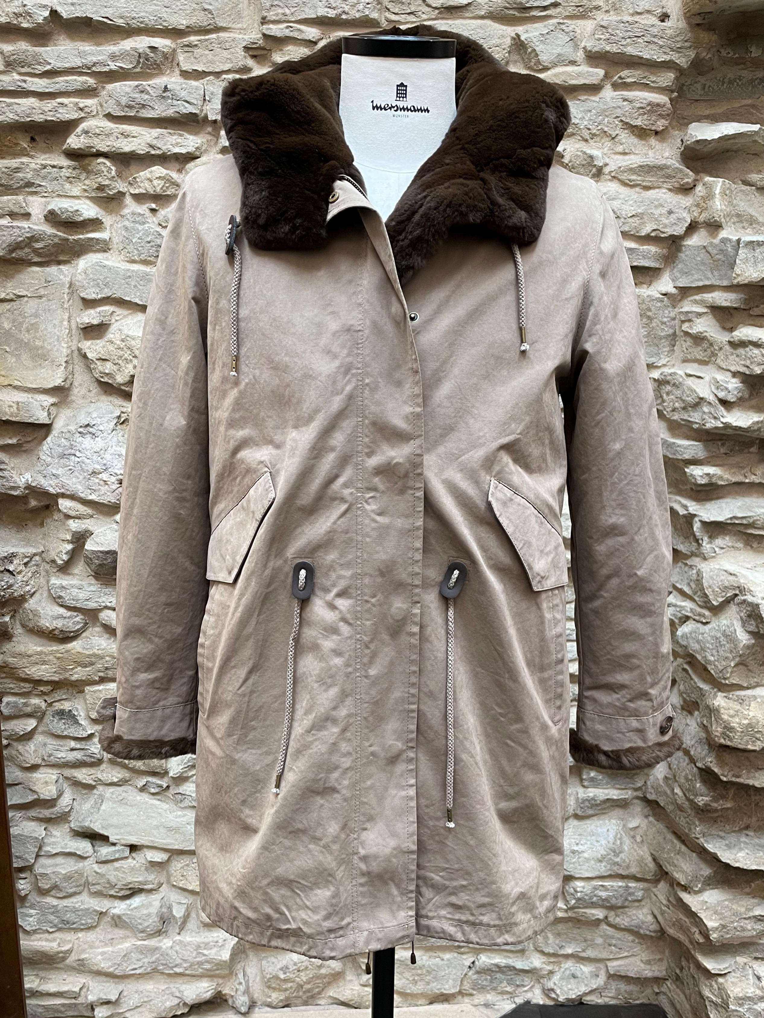 Aus einer Nerzjacke wird ein Parka