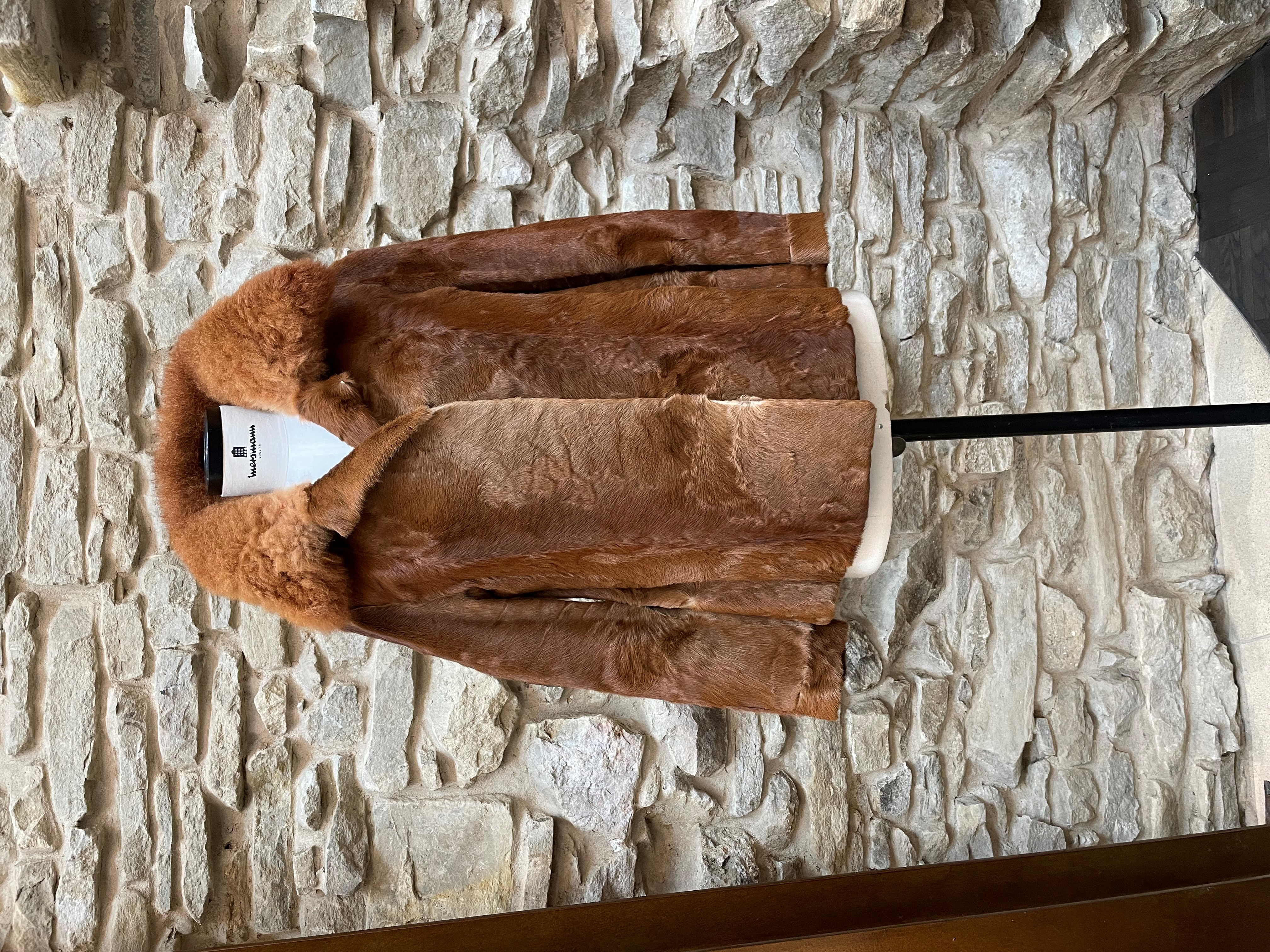 Umarbeitung einer Fohlenjacke zur Wendeweste mit Fellkragen
