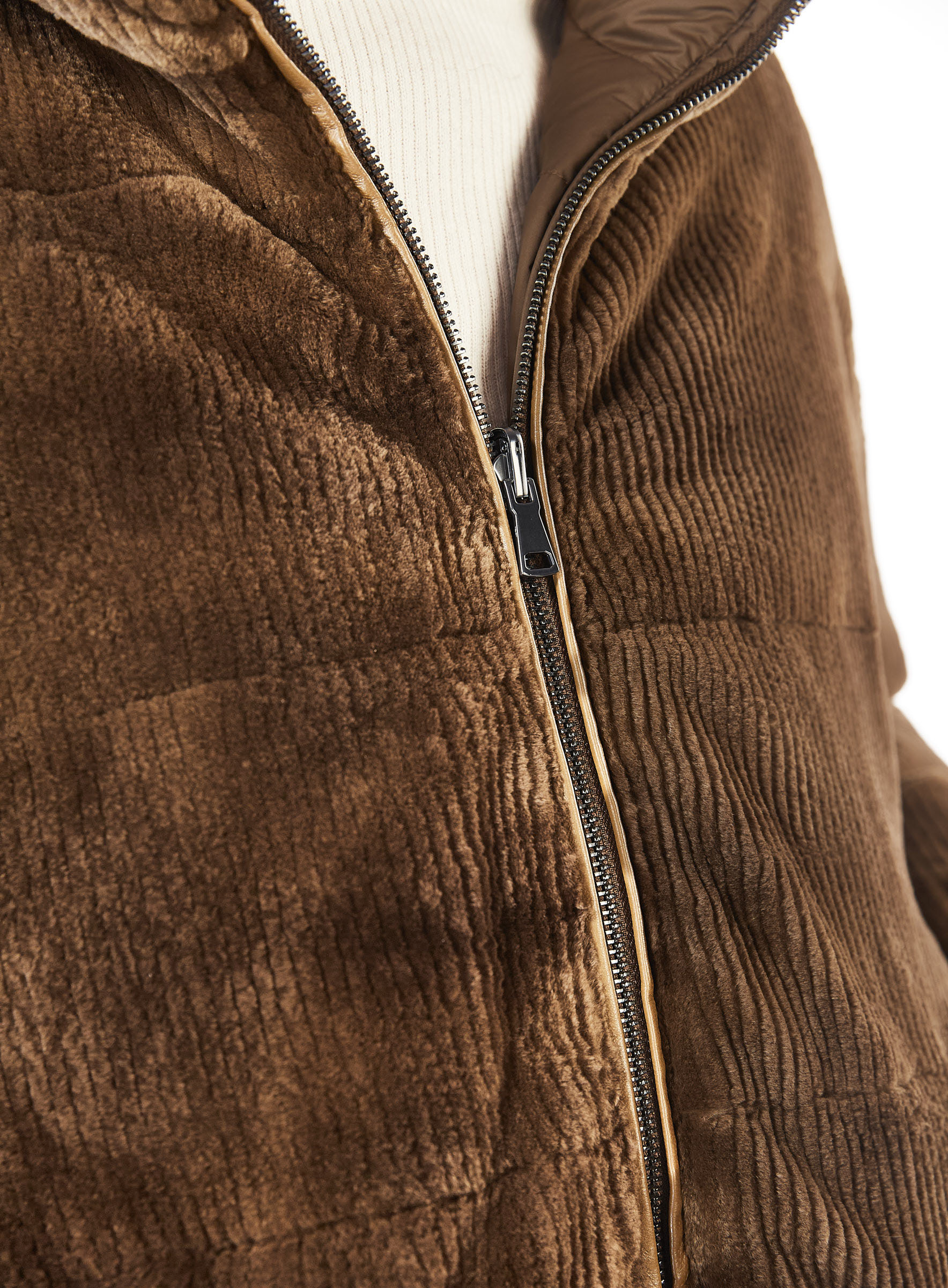 Superleichte Nerz-Wendejacke mit Rillenschur und Daune