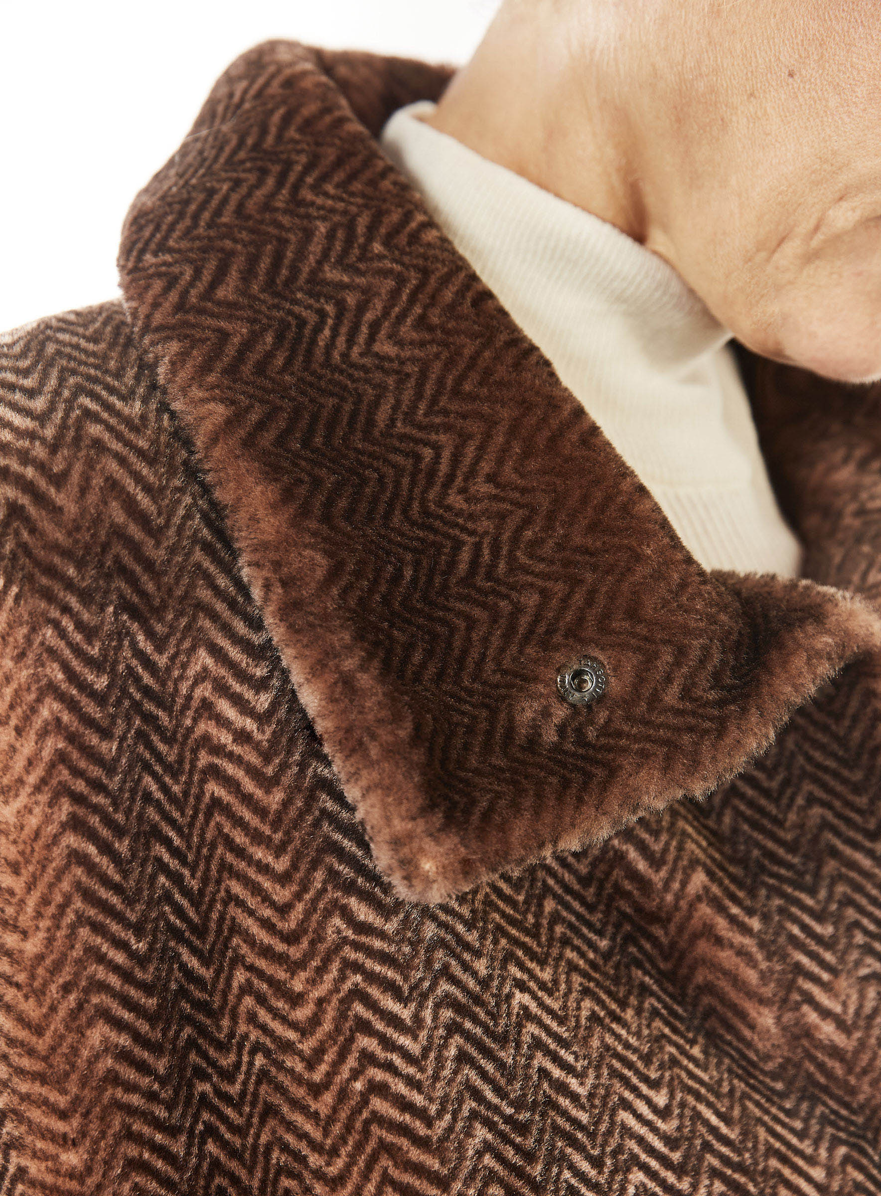 Sportliche Lammfell Wendejacke mit Fischgrätmuster in braun