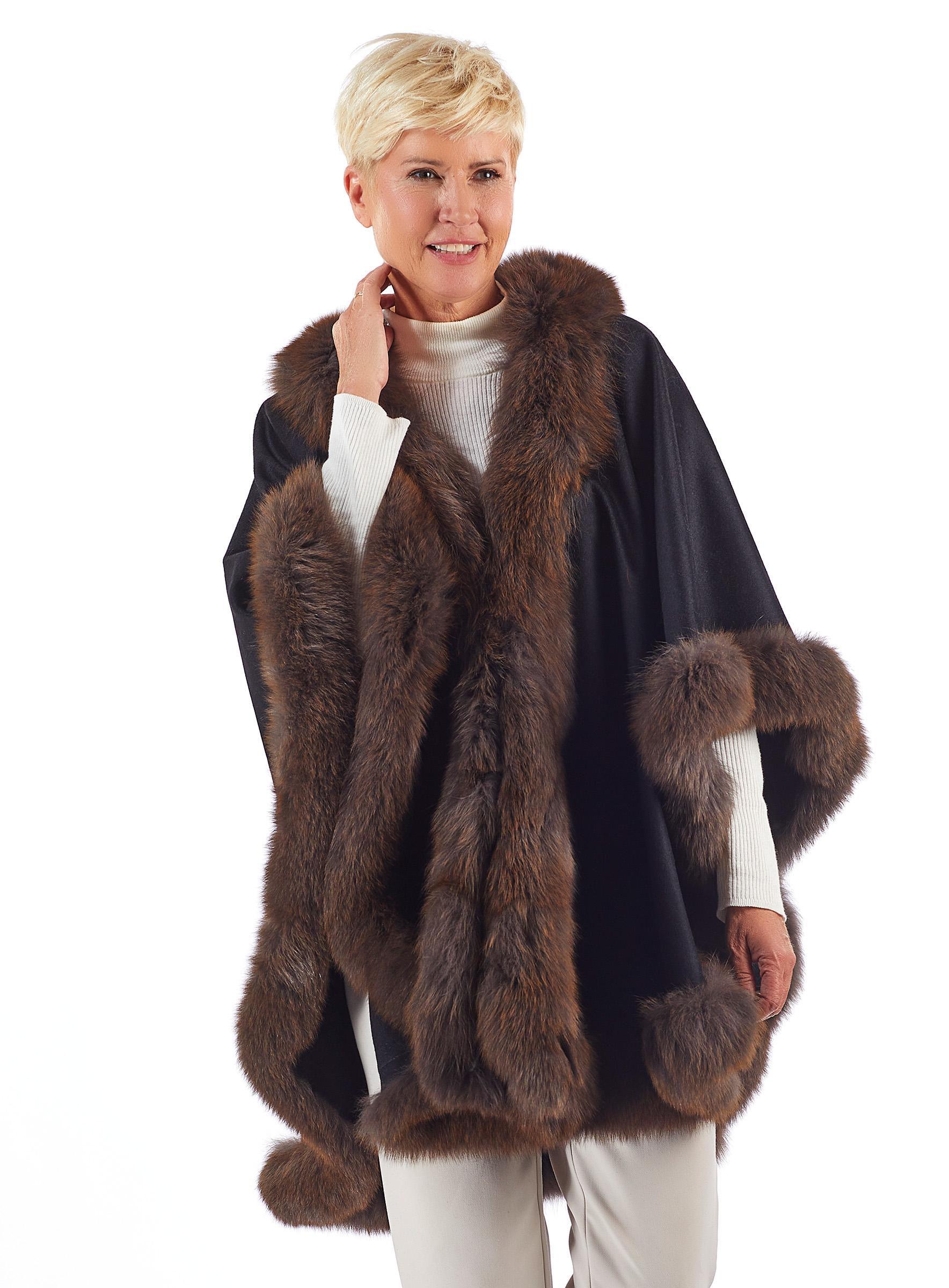 Cashmere Cape mit Blaufuchs in Zobeloptik