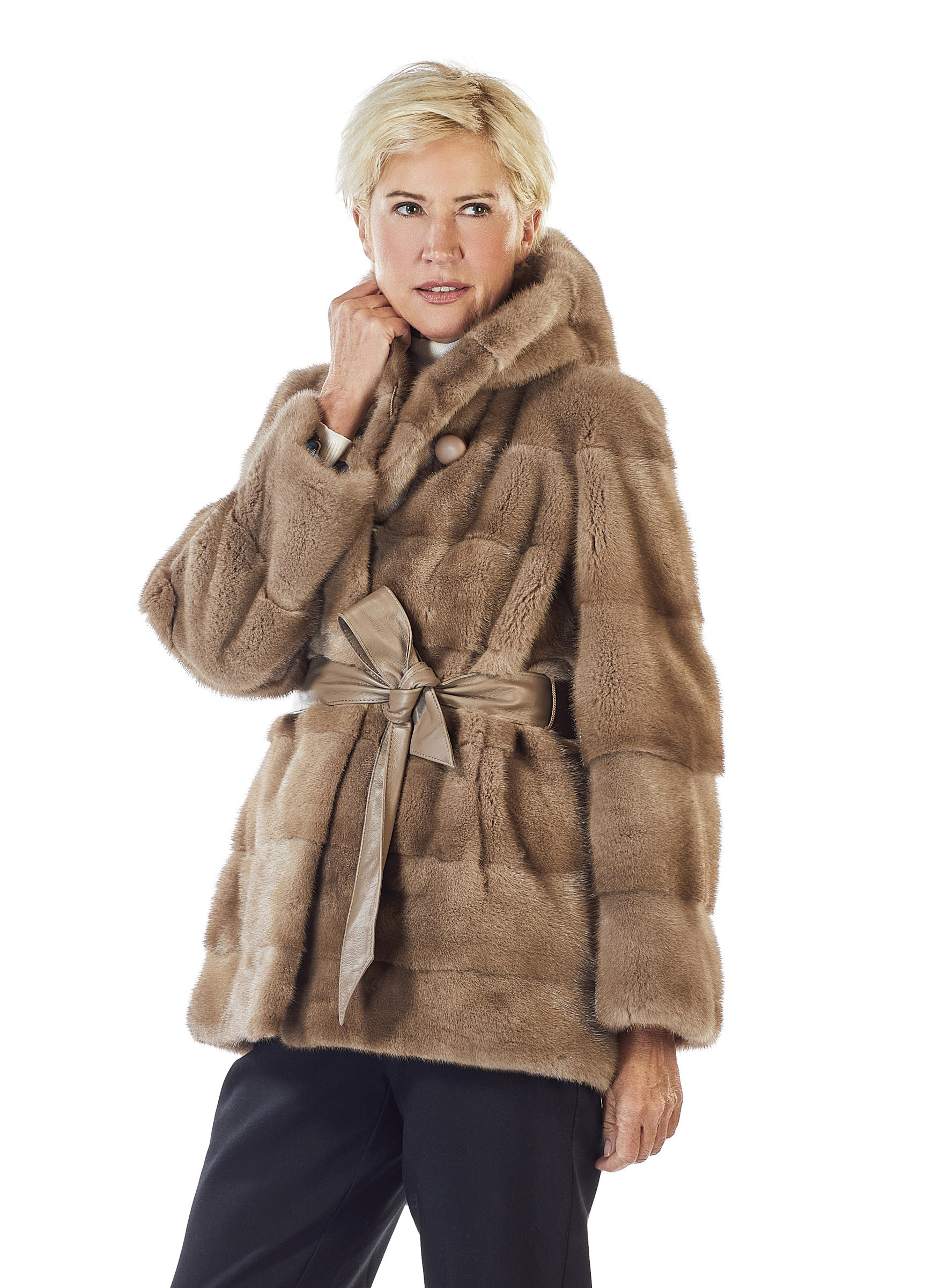 Nerz-Kapuzenjacke in Naturfarbe Pastel mit Gürtel