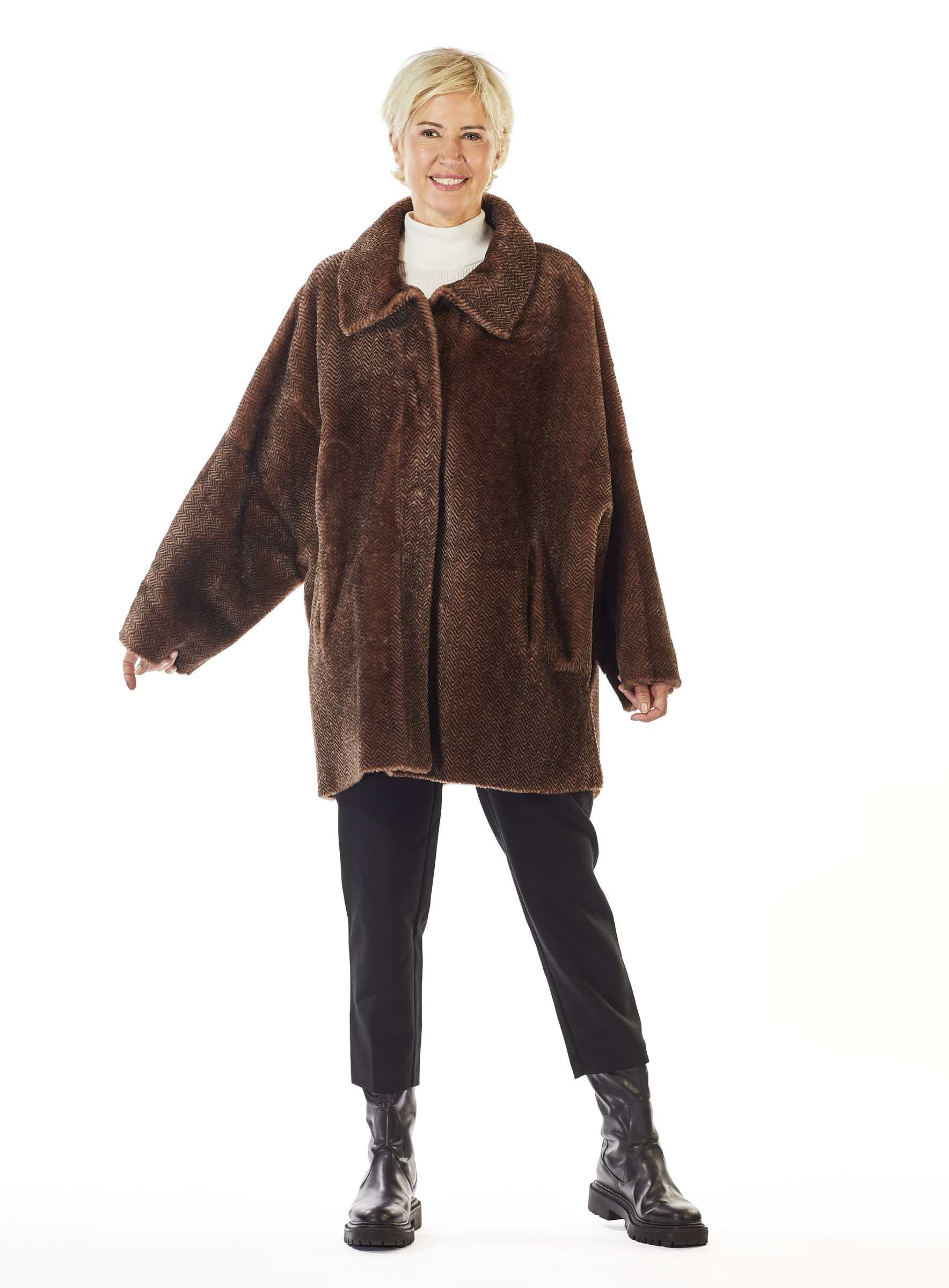 Sportliche Lammfell Wendejacke mit Fischgrätmuster in braun