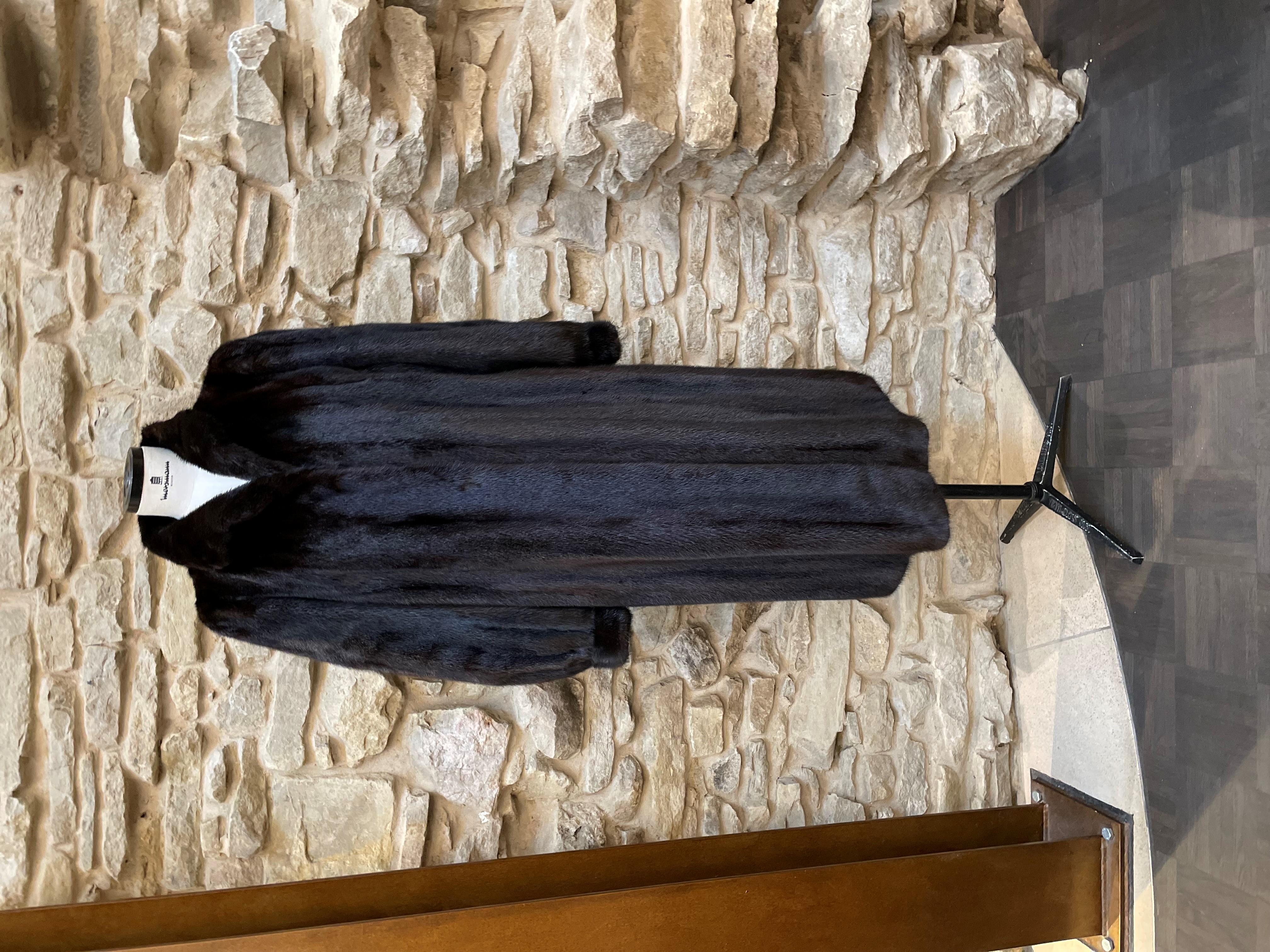 Umarbeitung eines dark Nerzmantels in eine Nerzdecke