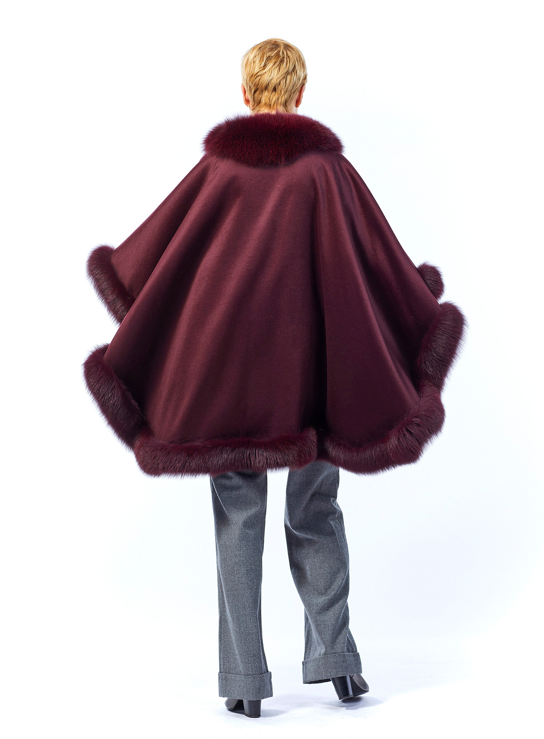 Poncho Fuchs verbrämt