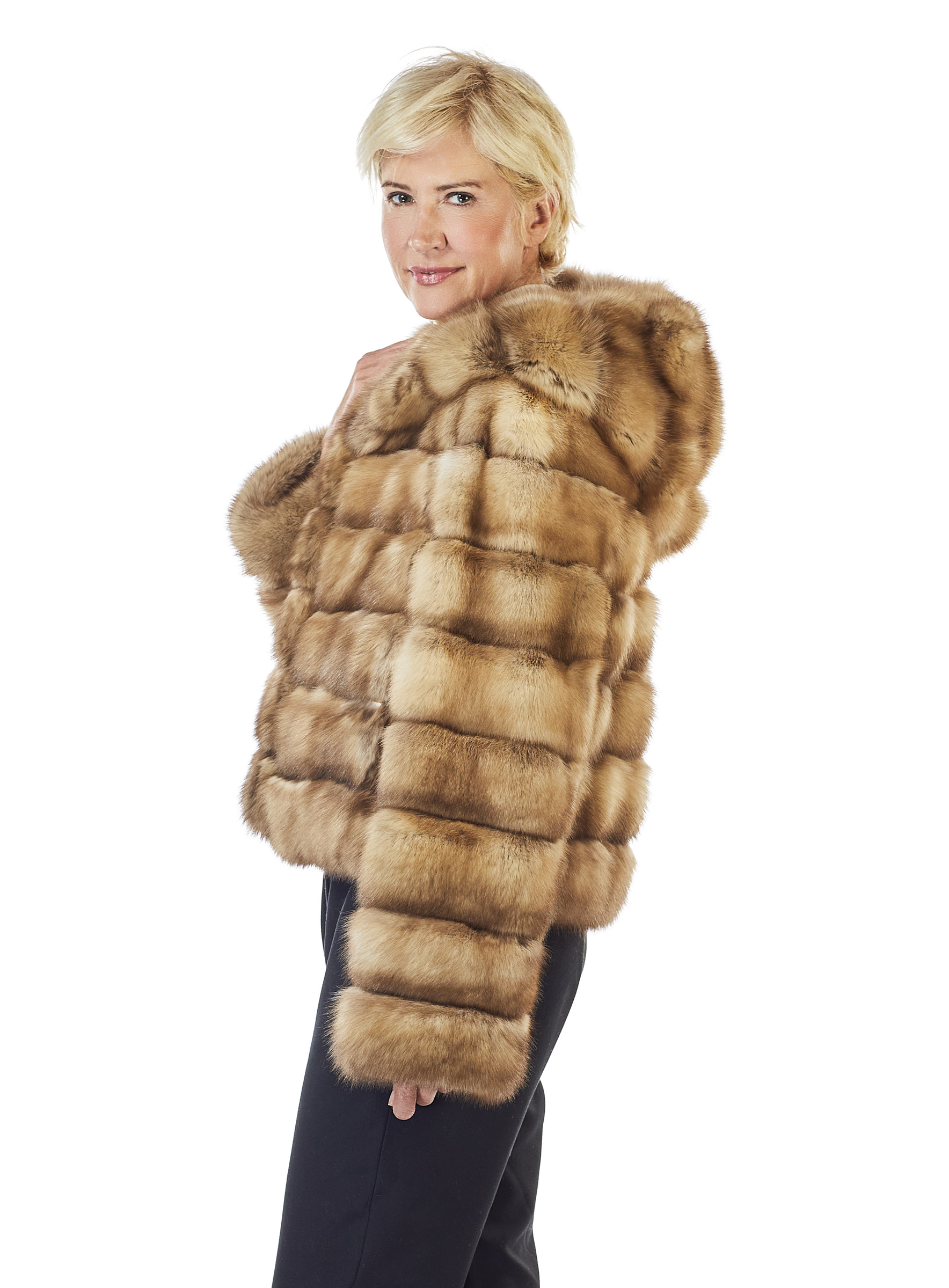 Kurze russische Zobeljacke mit Kapuze in Querverarbeitung