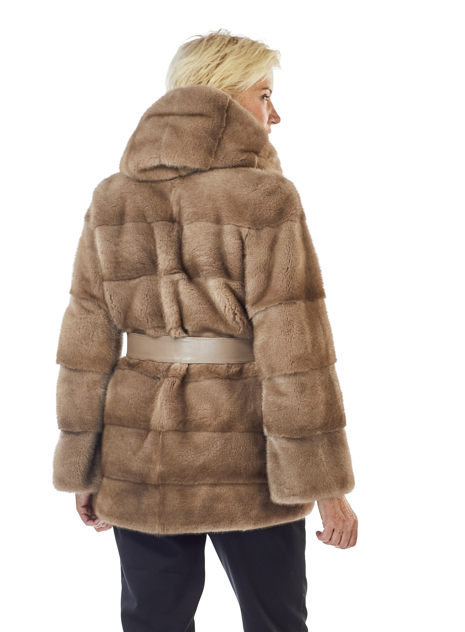 Nerz-Kapuzenjacke in Naturfarbe Pastel mit Gürtel