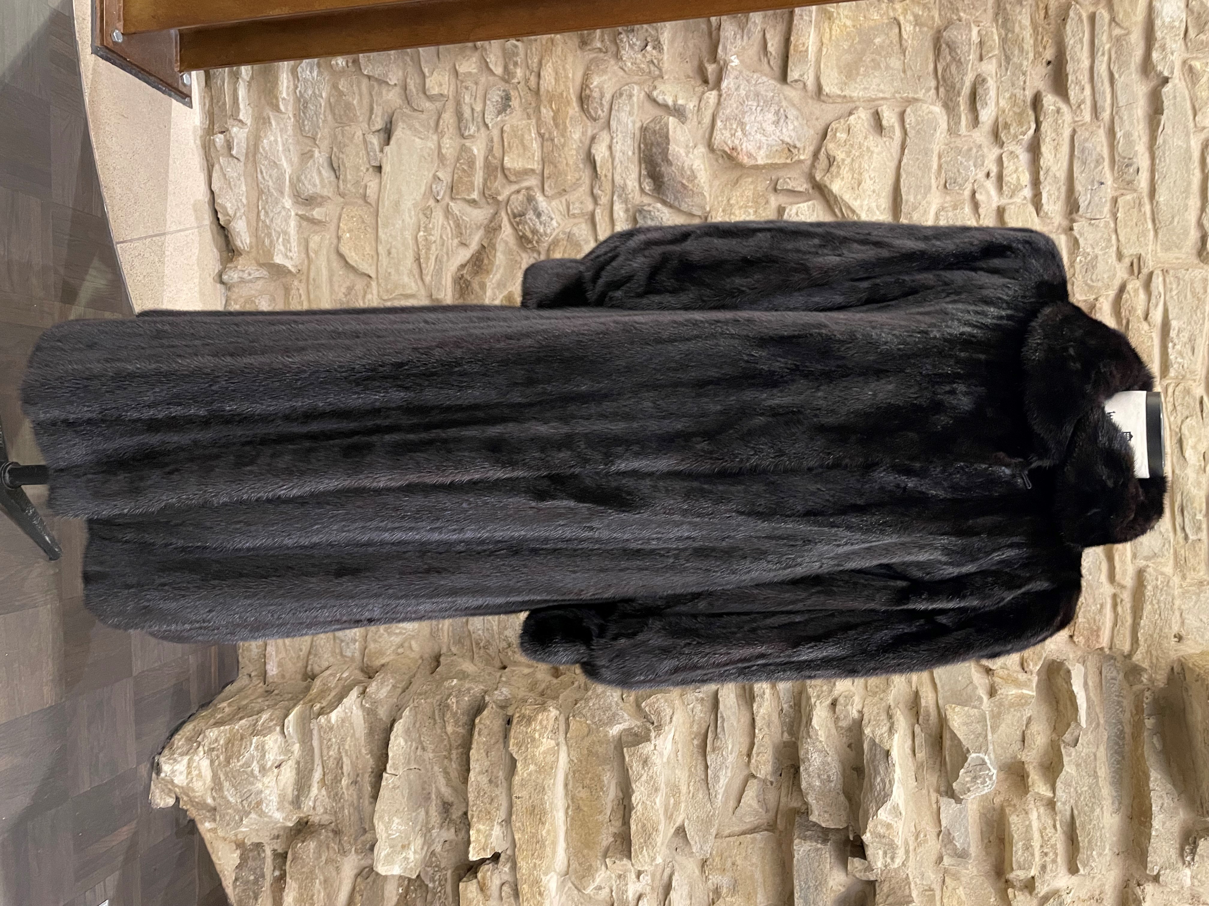 Umarbeitung eines dark Nerzmantels in eine Pelzdecke aus Nerz