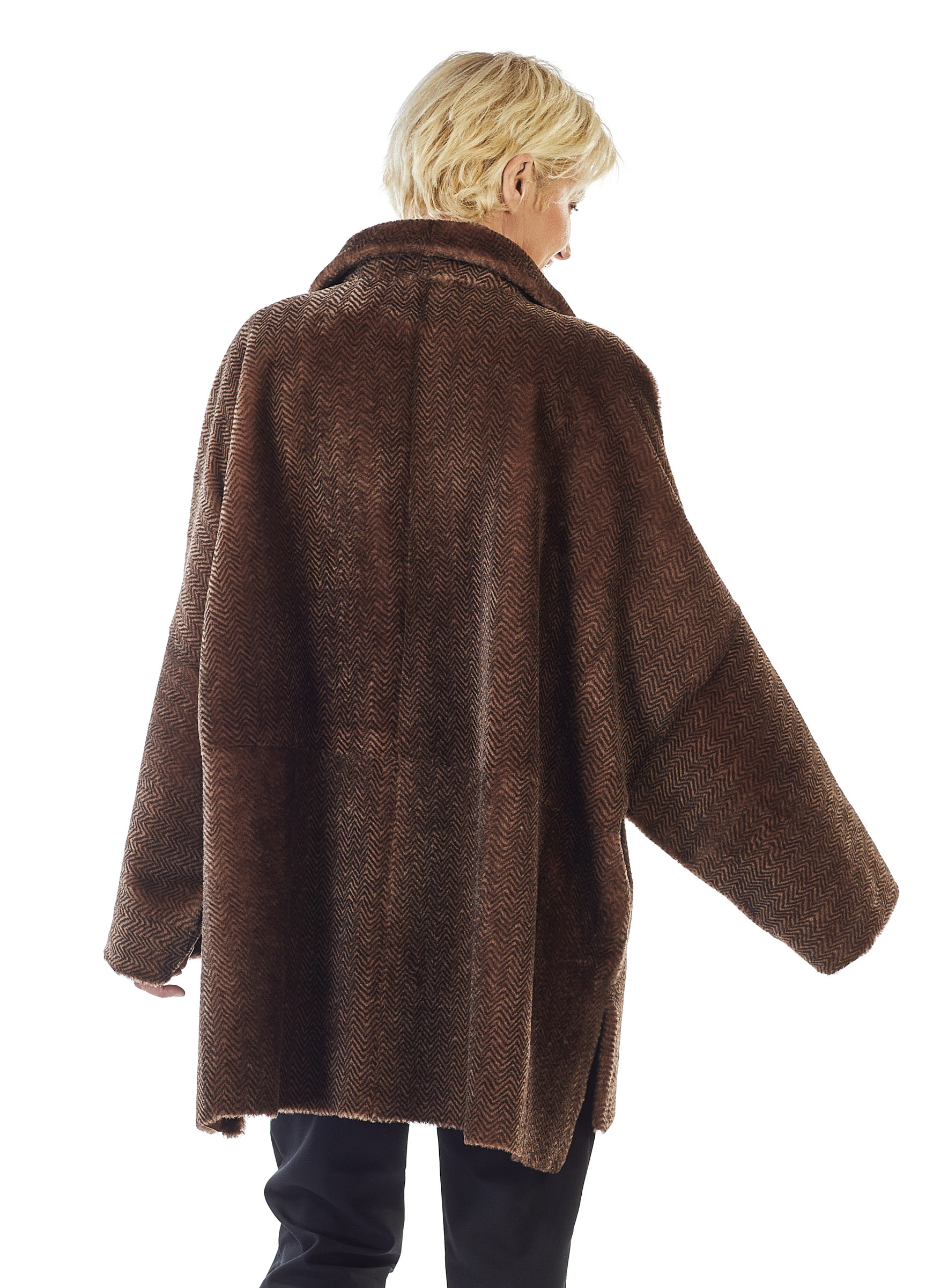Sportliche Lammfell Wendejacke mit Fischgrätmuster in braun